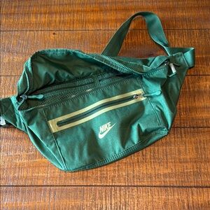 Nike Forest Green Waist Pack